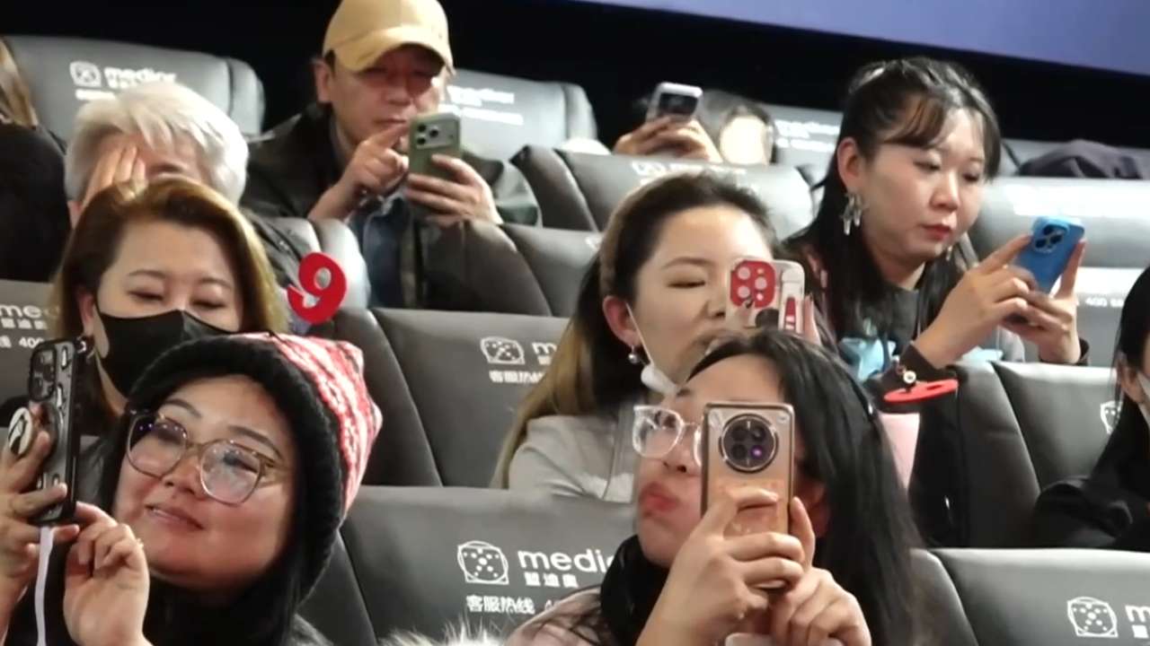 元旦假期，多部中外新片扎堆上映，题材覆盖奇幻、悬疑、动作、温情喜剧及亲子动画等多个领域，为观众提供了一场光影盛宴。