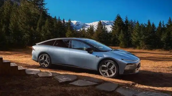 小鹏汽车官宣2026款P7+，推出纯电与增程双版本