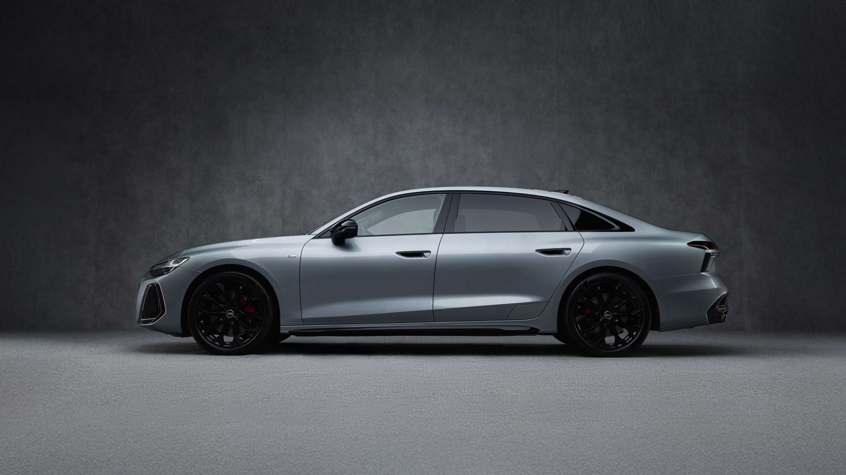 全新奥迪A6L上市，官降10万，华为智驾+大V6全都有！