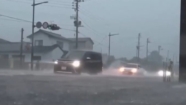 日本东北地区暴雨致2人死亡2人失联