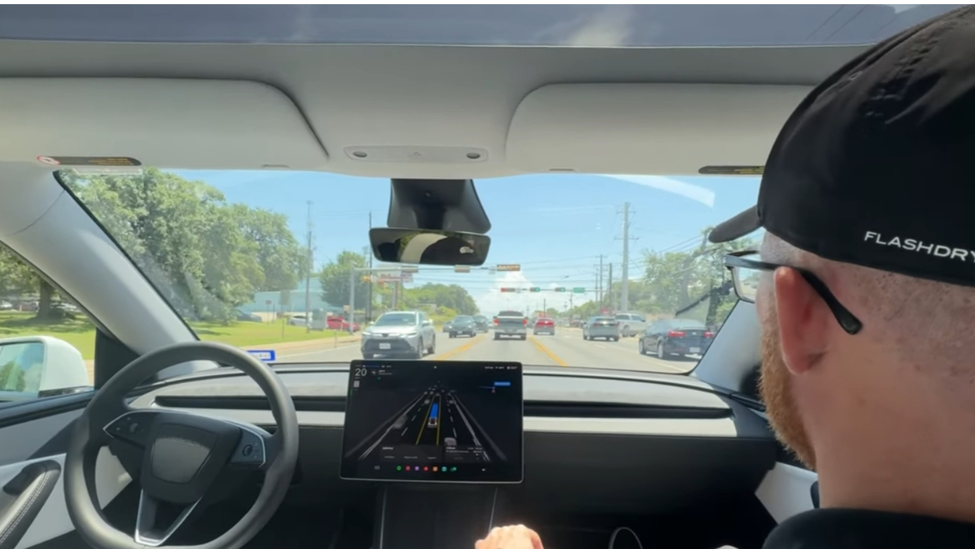 特斯拉robotaxi周日低调登场 初期仅投入约10辆Model Y