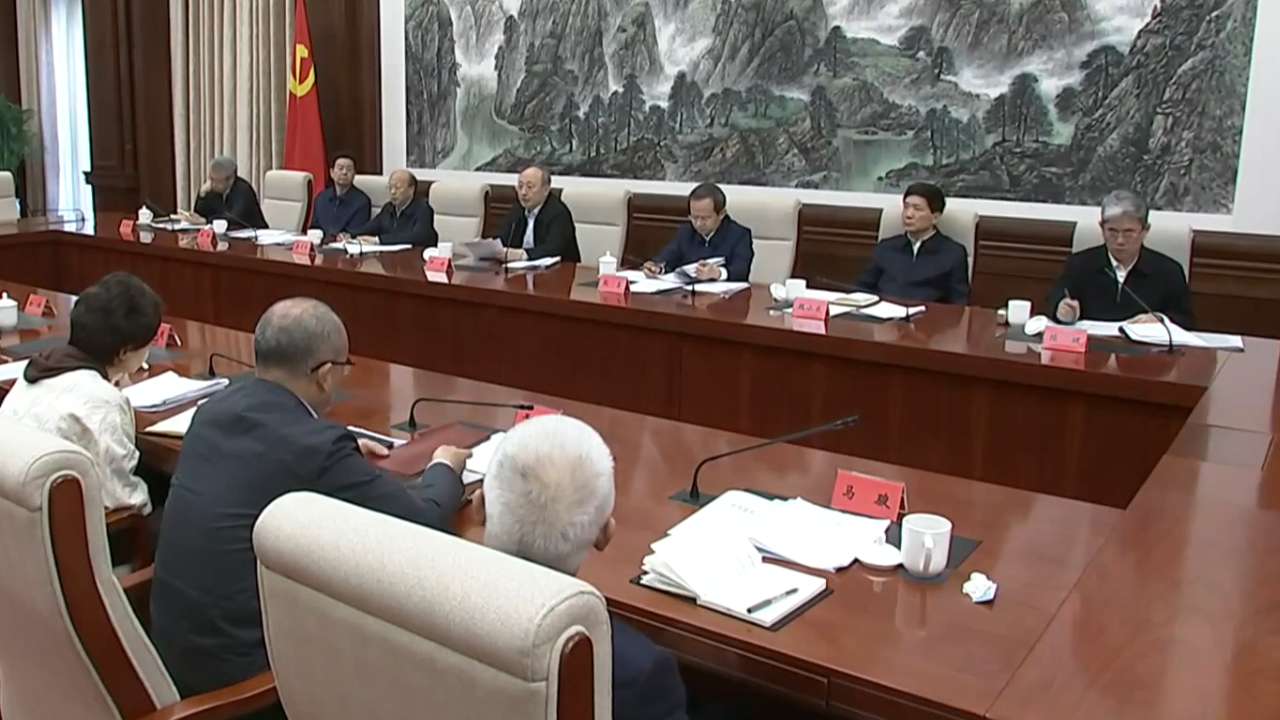 要深入学习贯彻习近平总书记考察北京重要讲话精神，进一步激发做好首都工作的责任感使命感，全力以赴推动首都各项事业迈上新台阶……