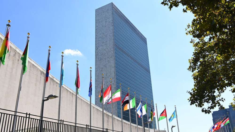 美国在委内瑞拉开展军事行动后，联合国人权事务高级专员对委内瑞拉局势深感关切，认为美国的行动破坏了国际法的一项基本原则——各国不得威胁使用或使用武力来破坏任何国家的领土完整或政治独立。