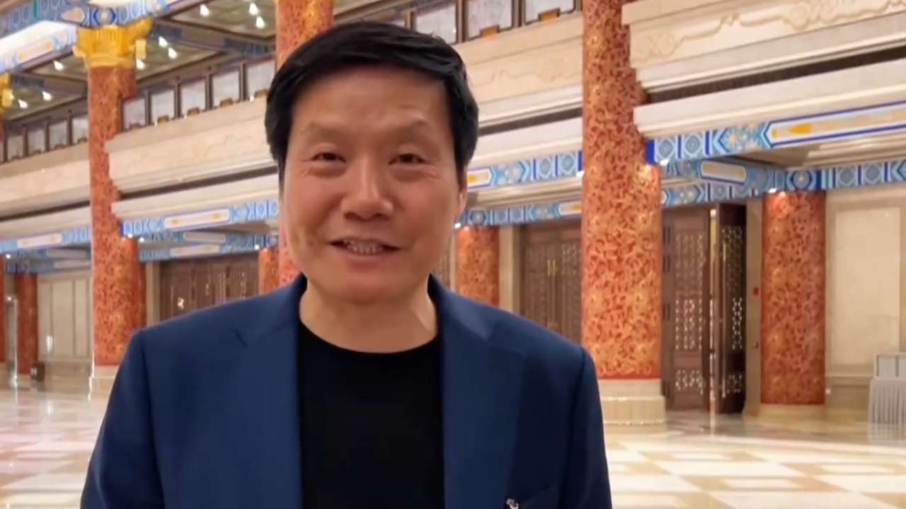 全国两会开幕以来，北京广播电视台记者带着北京台特色文创亮相会场，以创意互动对话代表委员，听他们的履职声音。