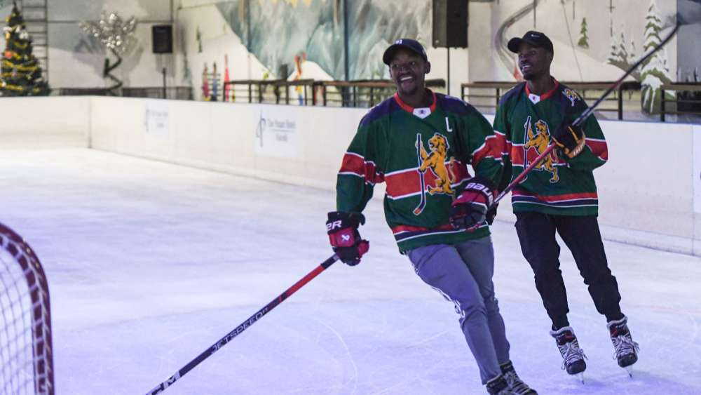 肯尼亚“冰狮之心”在燃烧