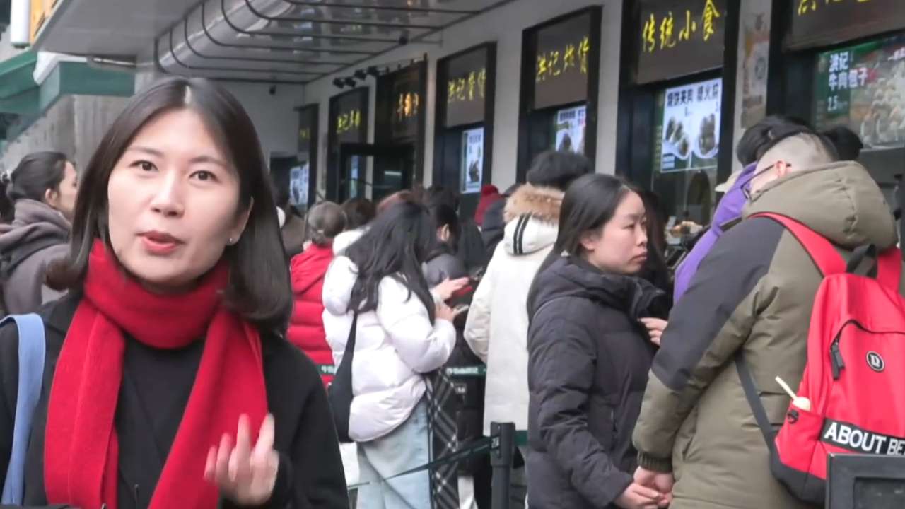 春节前夕，我们的记者专程探访了多家京味年货老字号，感受到了最动人的风味记忆和醇厚绵长的传家年味。