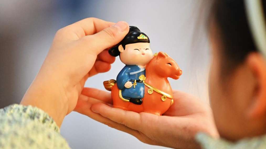 市场最前沿丨“马”上有新意 生肖玩具“圈粉”新春市场