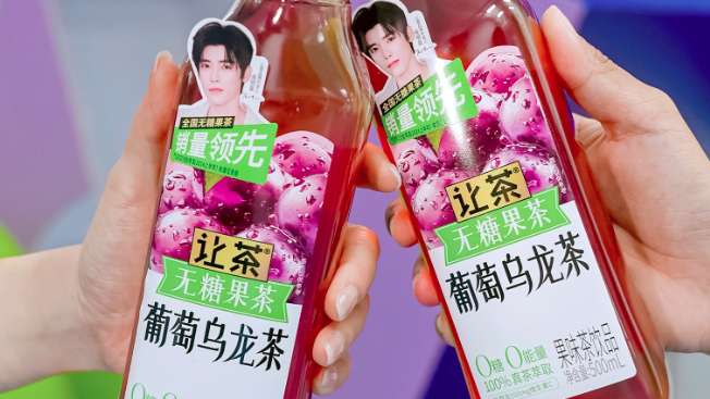 年销7亿却没有工厂，互联网老兵跨界茶饮料，靠“甜的无糖茶”扳回一局