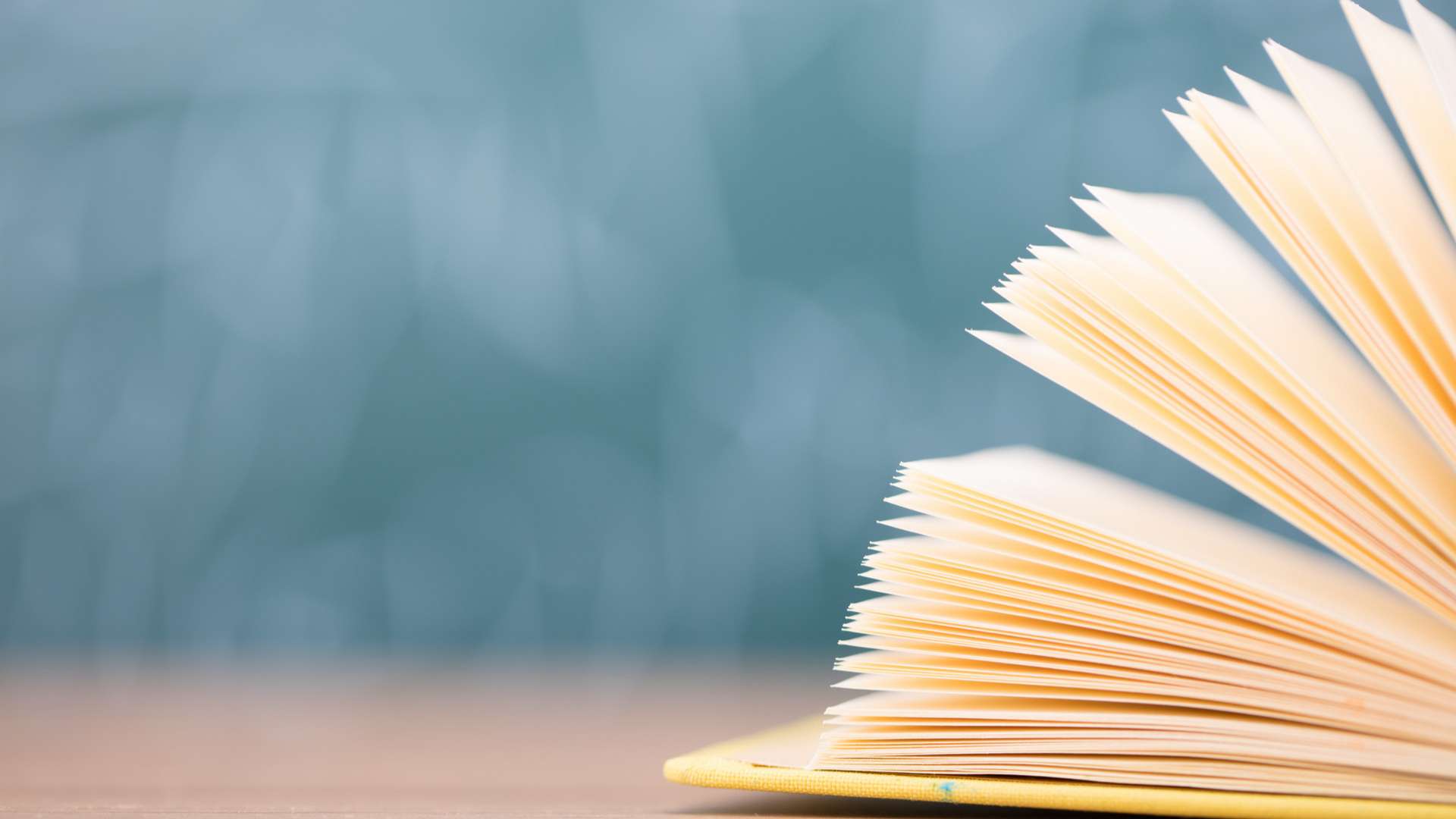 据介绍，指南系统规划课程定位、教学目标、内容模块、教学方法与教学资源建设，由20个分册组成，分别对应总体国家安全观20个重点领域。