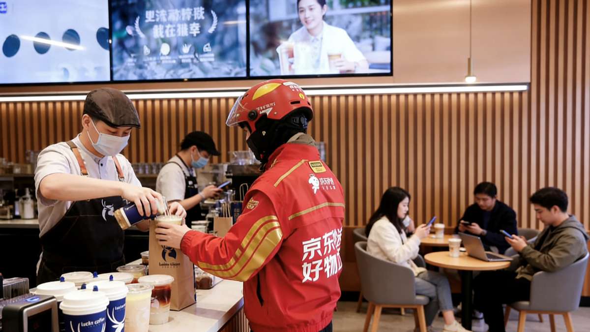 京东外卖：近400家餐饮品牌订单量突破百万，“双百计划”26年迎来升级