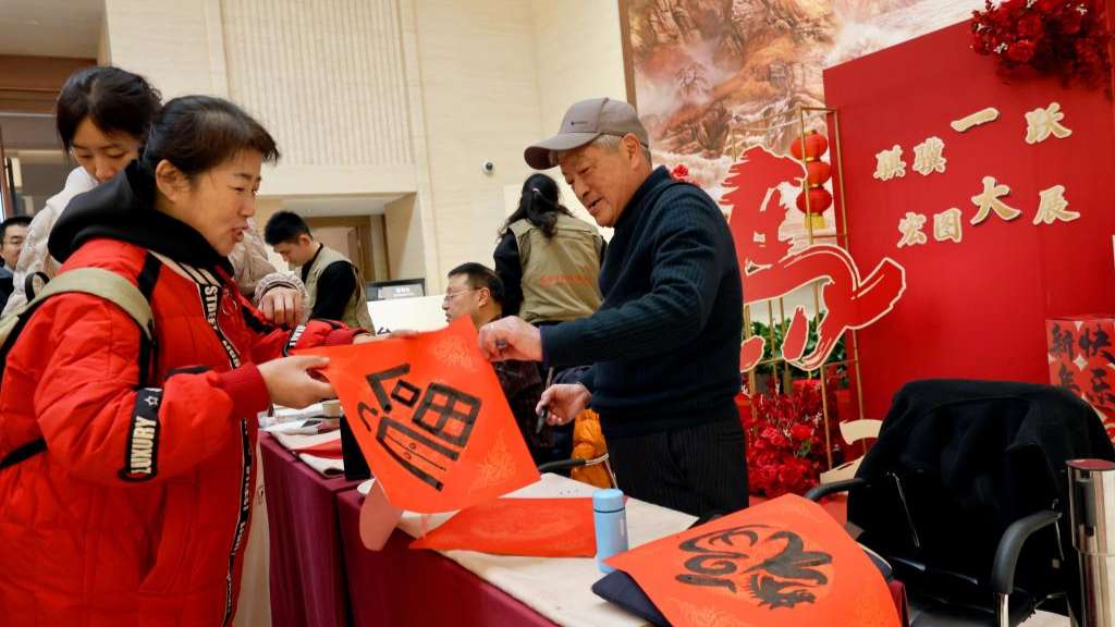 时空跨越百余年，两代青春“同龄人”在这一刻同频共鸣。