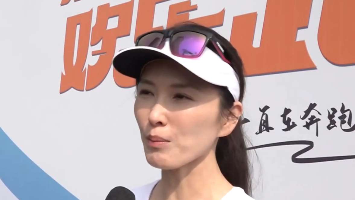 本次赛事打造独具特色的“影视+体育”文体活动，以团队接力形式，在滑雪大跳台、群明湖、冬奥之环等标志性景观间活力开跑，展现电影人昂扬向上的精神风貌。