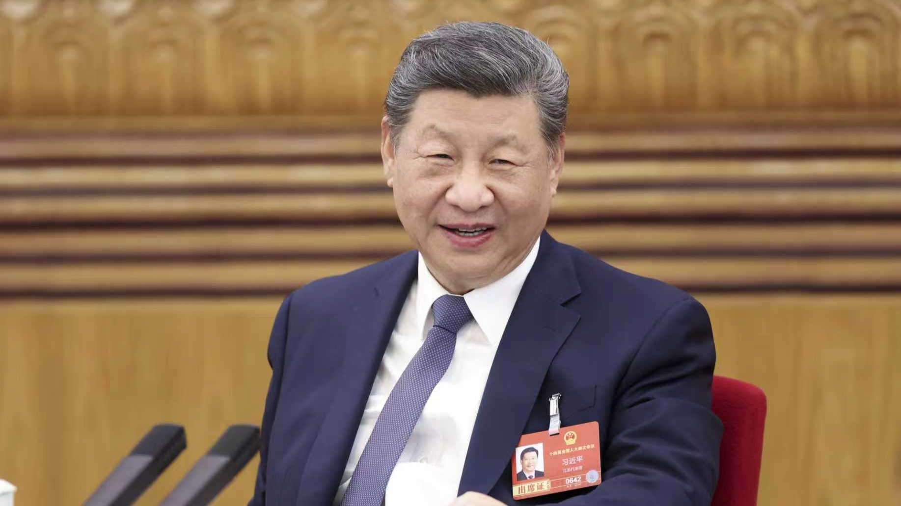 党心民心交汇、国策民意共鸣。在这里，人民的声音融入国家议程，基层的发展诉求进入国家视野，民主有了坚实的广度与更加动人的温度。