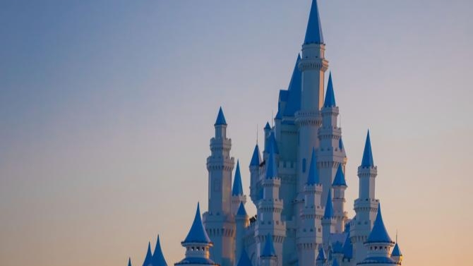 冰雕雪塑扮靓冬日“北国春城”