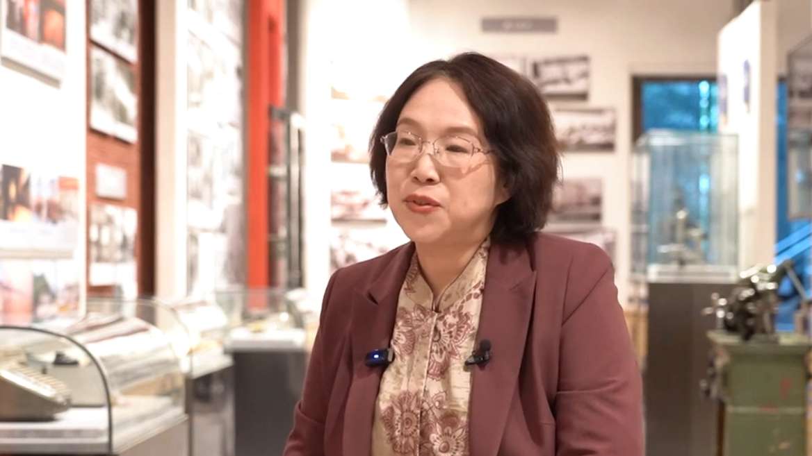 这是在没有任何国外直接可参考的经验情况下完成的，CR450构建了时速400公里的技术体系，全面引领世界高铁发展。