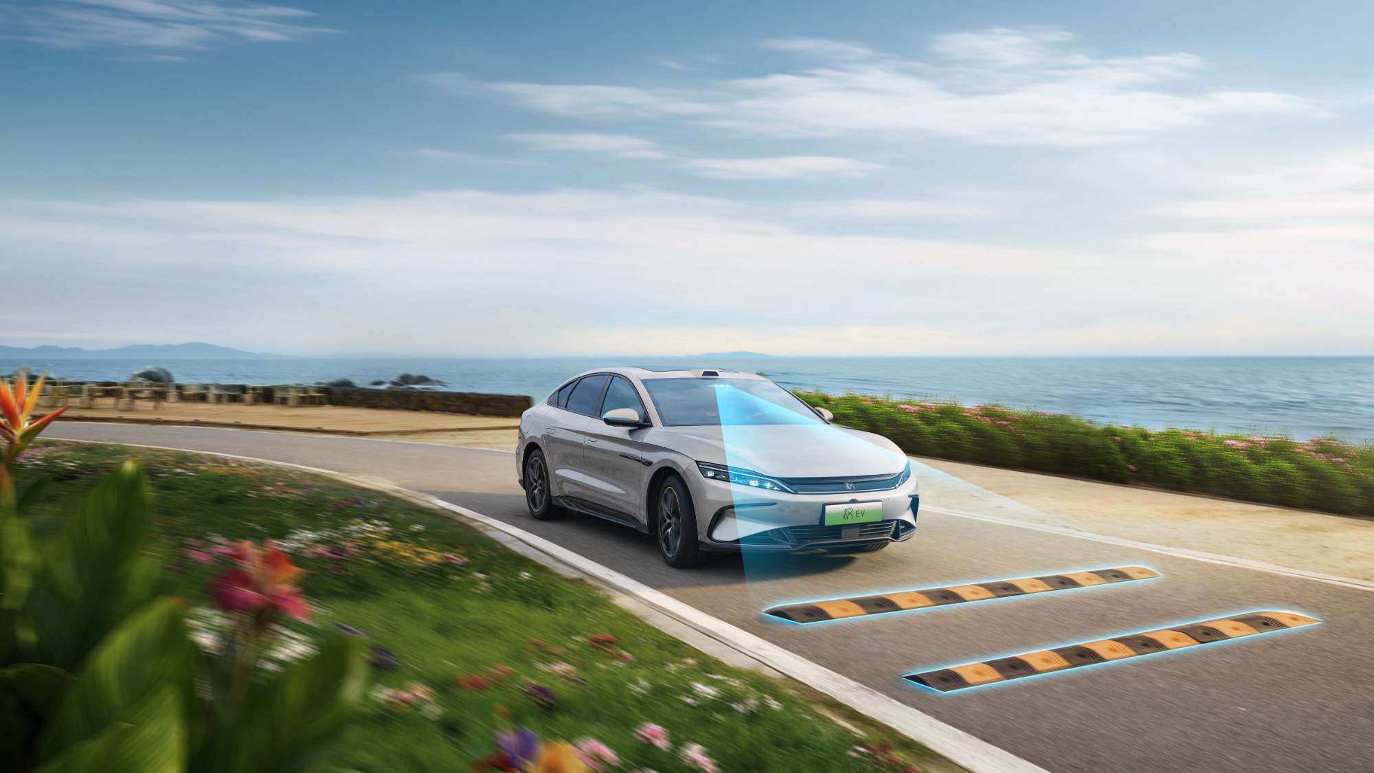 比亚迪车型去年自动紧急制动触发933万次，大幅提升驾乘安全