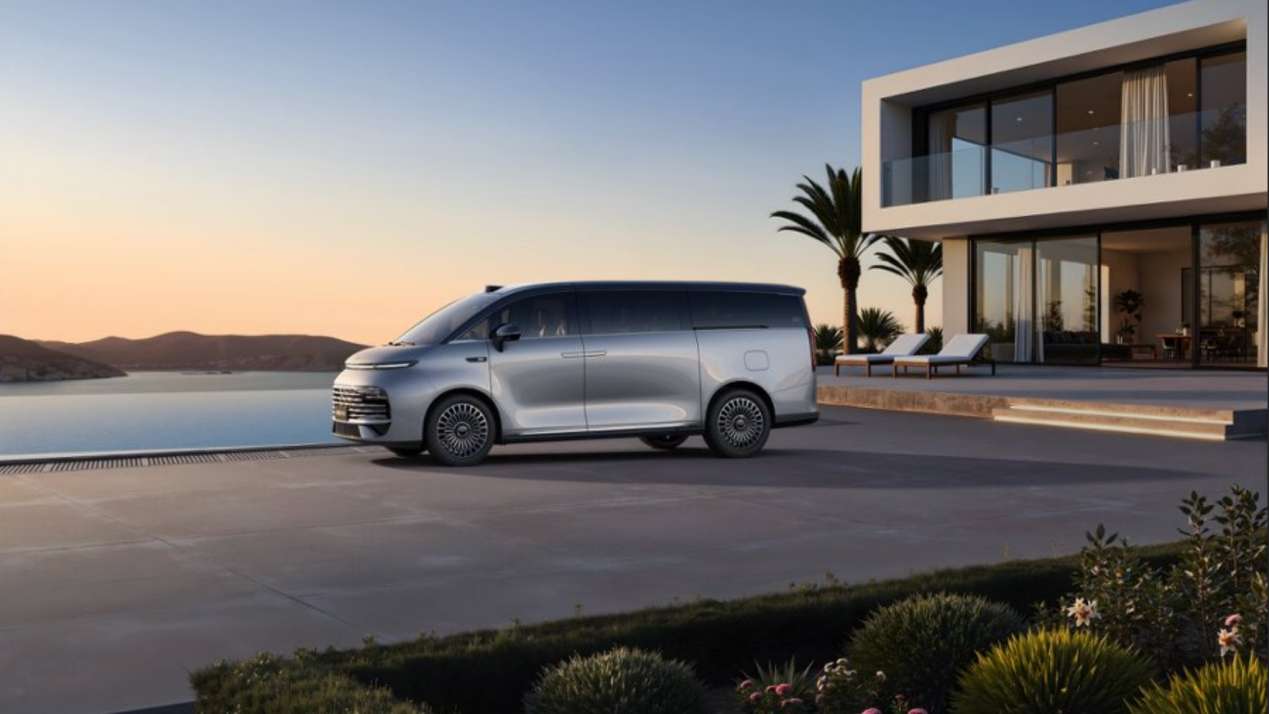 吉利银河V900上市，提供6/7/8座可选，限时售价26.98万元起