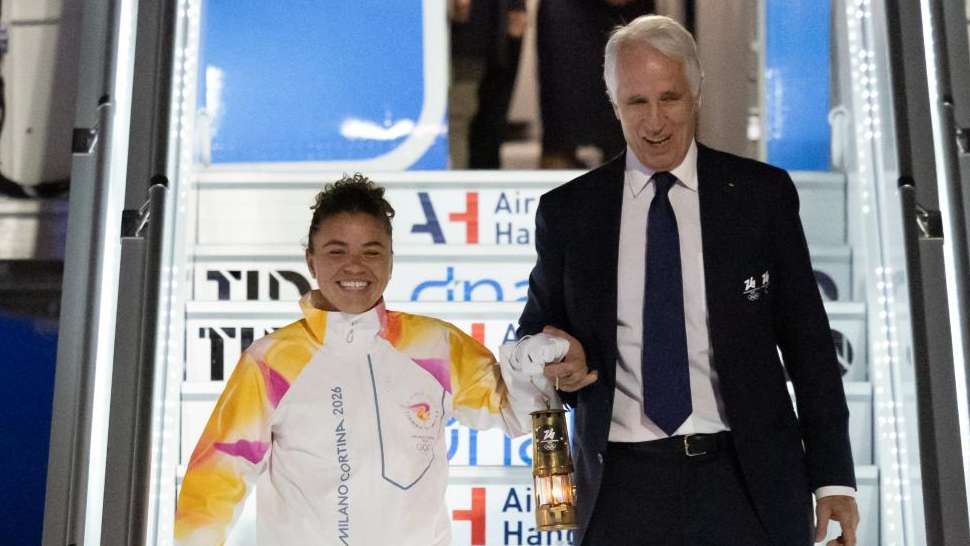 米兰冬奥会火种抵达意大利 即将开启本土传递