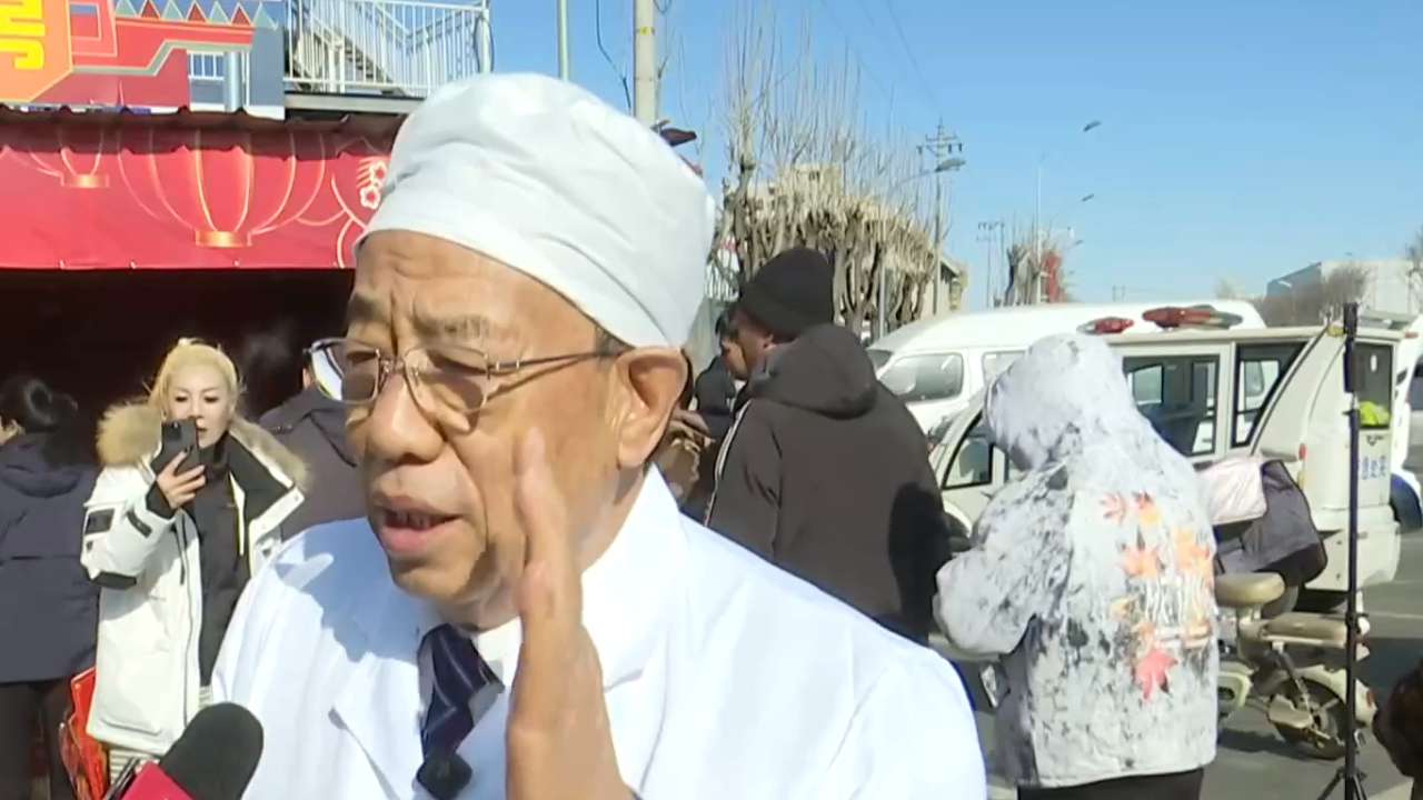 今年，市场共准备了20吨饺子，10吨饺子现场开煮，10吨送给商户打包带走，主打暖胃又暖心。