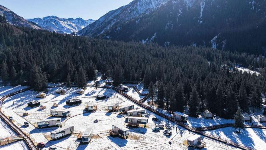 青海祁连：冰雪旅游热