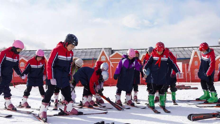 “雪假”开启 吉林青少年奔赴冰雪运动之约