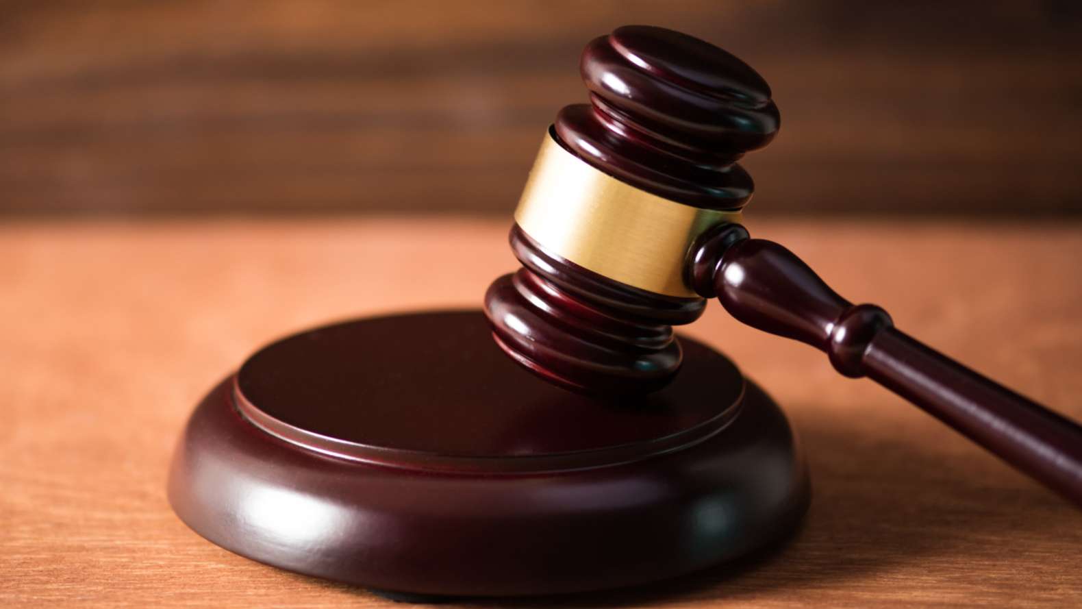 十四届全国政协原常委、民族和宗教委员会原副主任苟仲文受贿、滥用职权案一审宣判