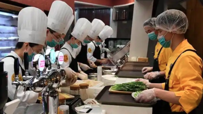 餐饮新规落地 助力守护“舌尖上的安全”