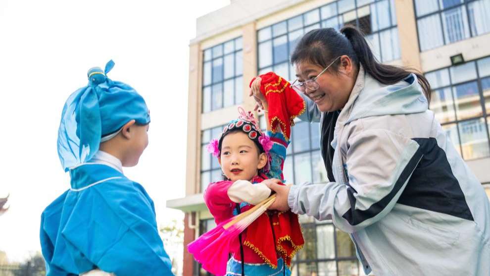 湖南益阳：南县地花鼓进校园