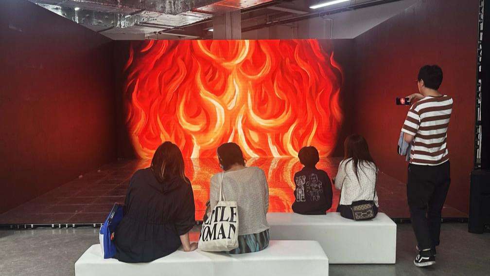 走进北影节“无界沉浸影院”，最直观的感受便是“边界”的消融。影像不再是银幕上被凝视的对象，而是可进入、可感知的空间。
